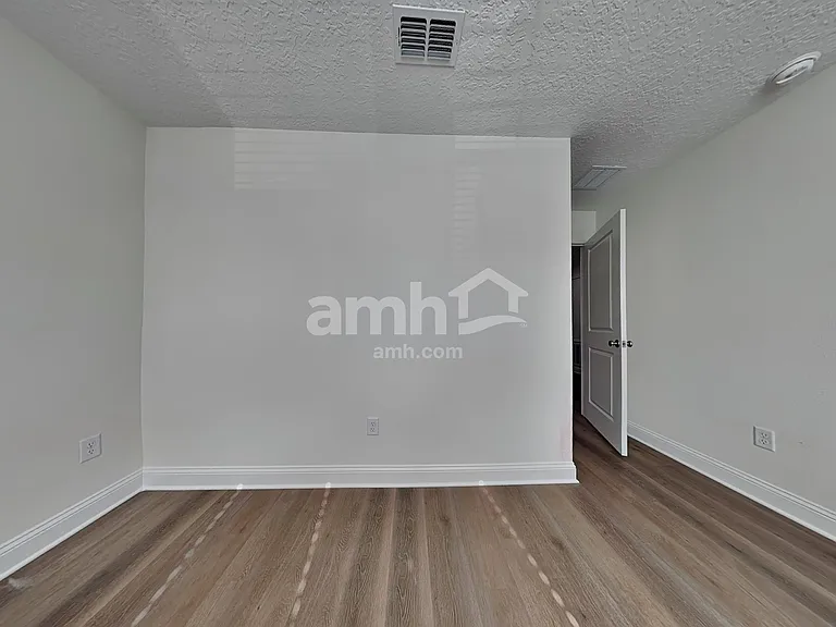 11440 Bay Hill Cir — Photo 13