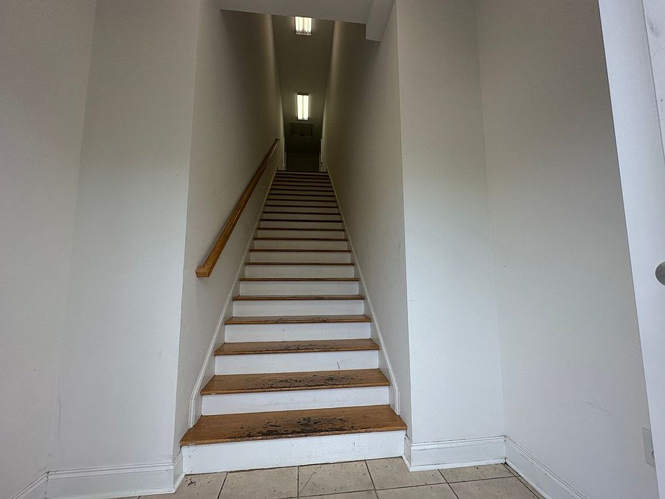 2nd image of 114 Hexham Dr #A