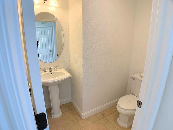 1/2 Bath/Powder Room