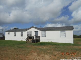 165 Crestfield Dr, Pleasanton, TX 78064