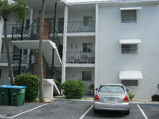 2nd image of 2017 Canal Dr