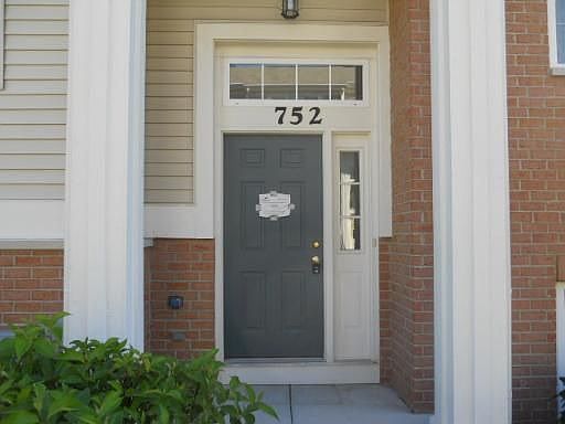 1st image of 752 Hanbury Dr