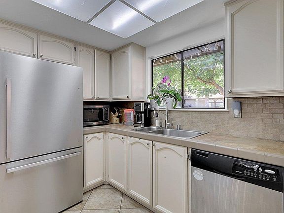 5th image of 5522 Chianti Way