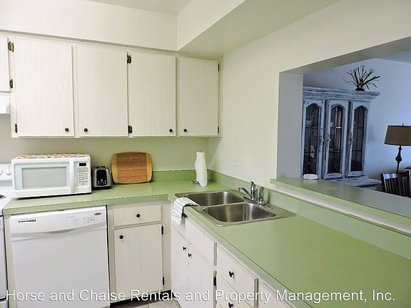 3rd image of 950 Tarpon Center Dr APT 405