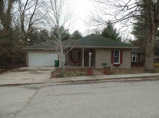 54 N Seminary St, Bloomfield, IN 47424