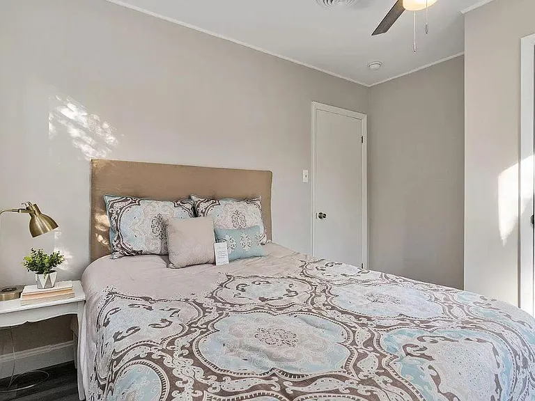 1325 Donald Ave — Photo 17