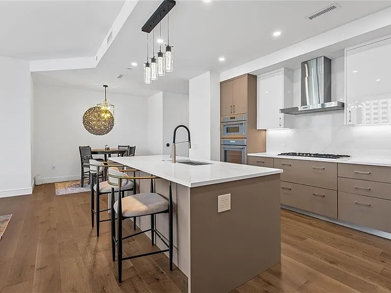 2425 Peachtree Rd NE #503 — Photo 4