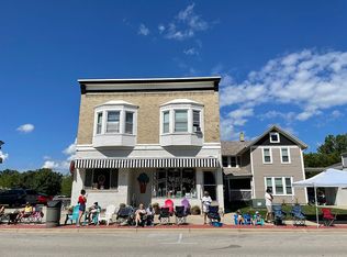 133 N Main St, Dousman, WI 53118