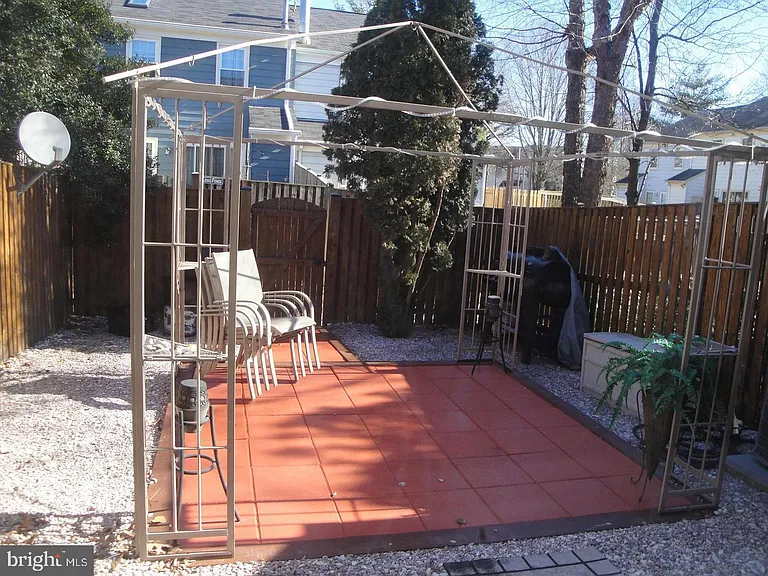 8029 Edinburgh Dr — Photo 20