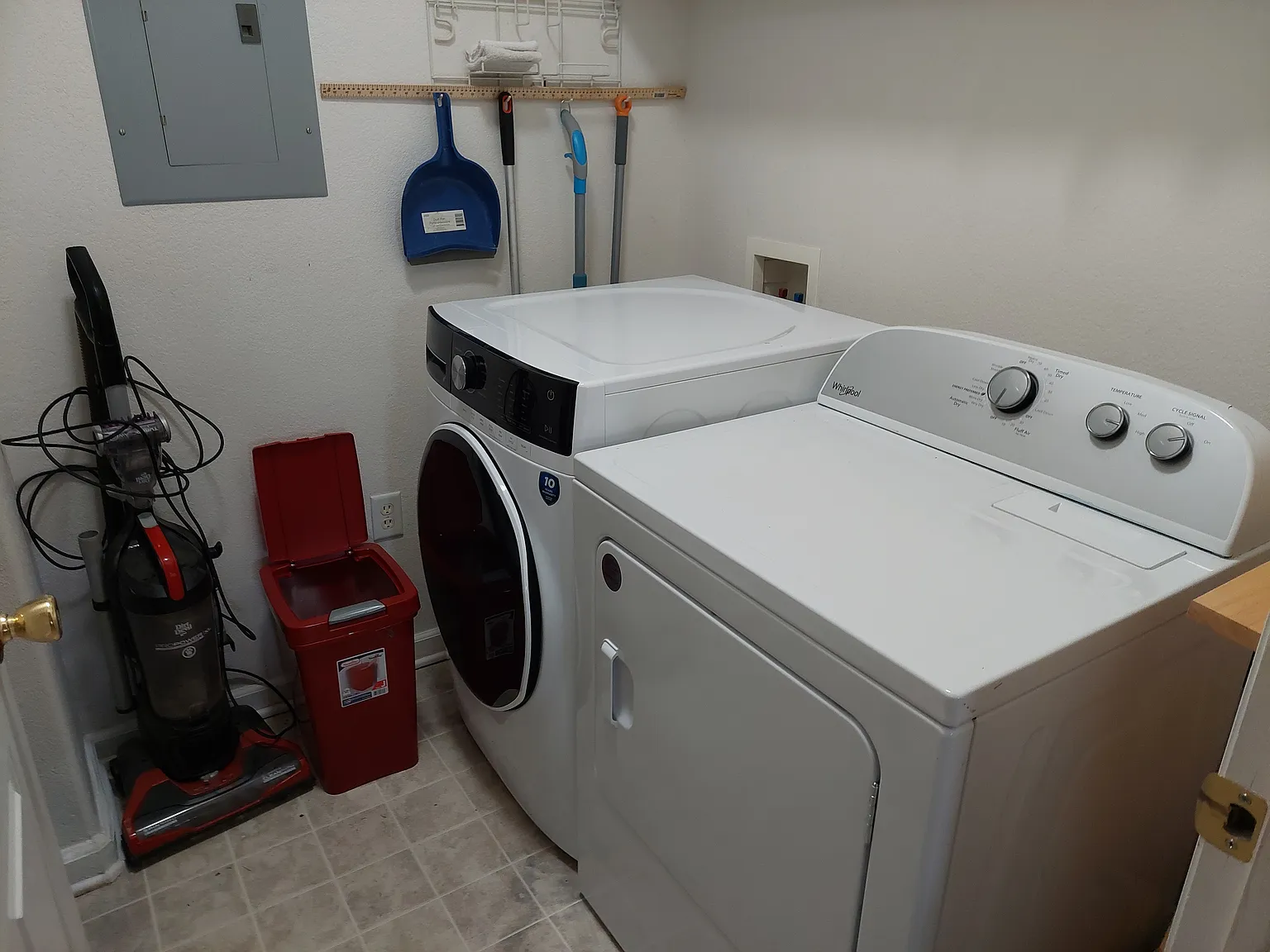 2 bed, 1325 sqft, $1,600 — Photo 4