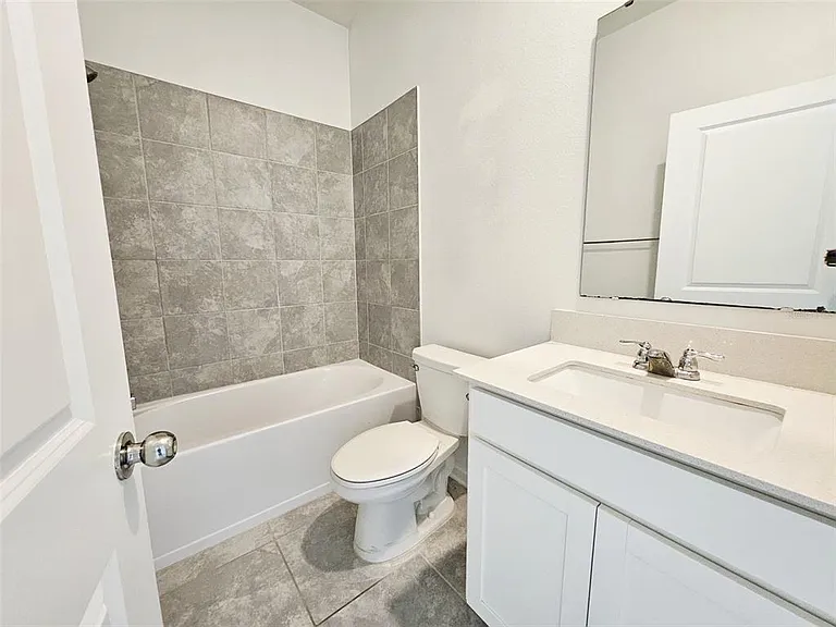 652 Daring Dr — Photo 16