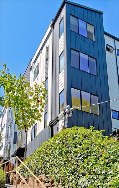 2nd image of 435 19th Avenue E