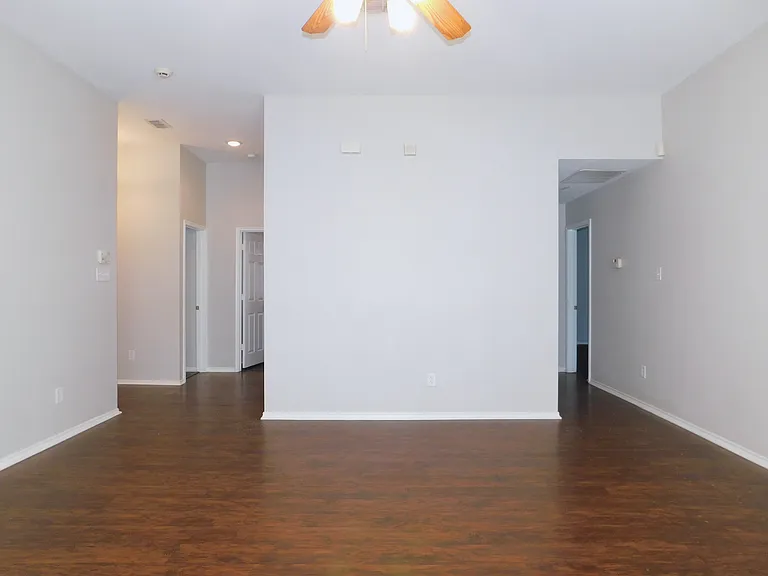 8613 Sagebrush Trl — Photo 7