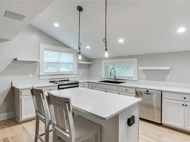 75 Cherry St — Photo 43