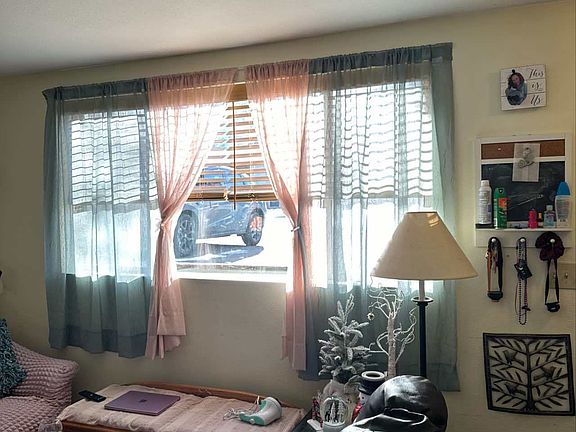 2nd image of 955 Smith Ln APT D