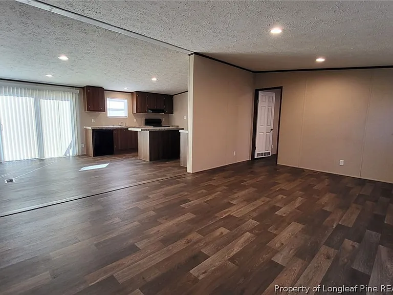 4246 Meadow Rd — Photo 3