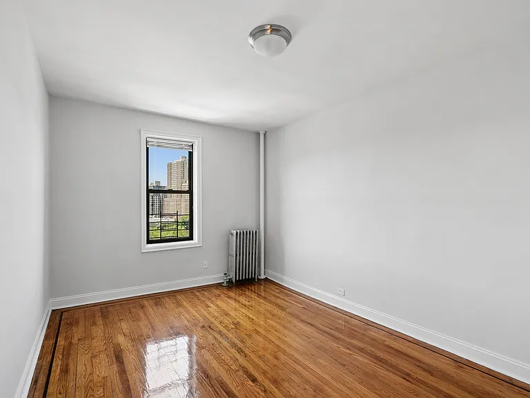 2175 Cedar Ave #7A — Photo 6