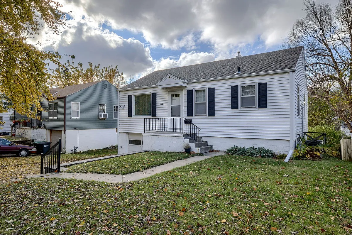 Building Photo - 2316 N 65th Ave