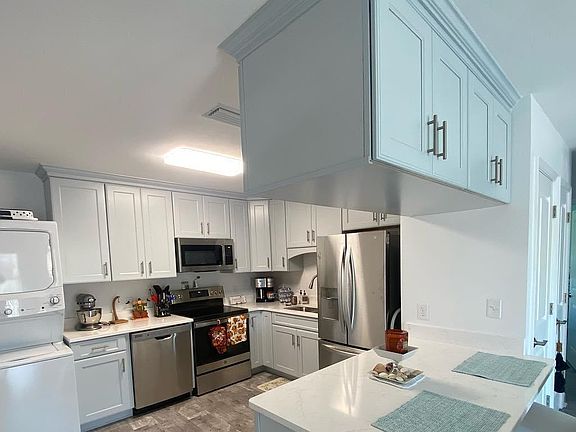 2nd image of 315 Bream Ave Unit 207