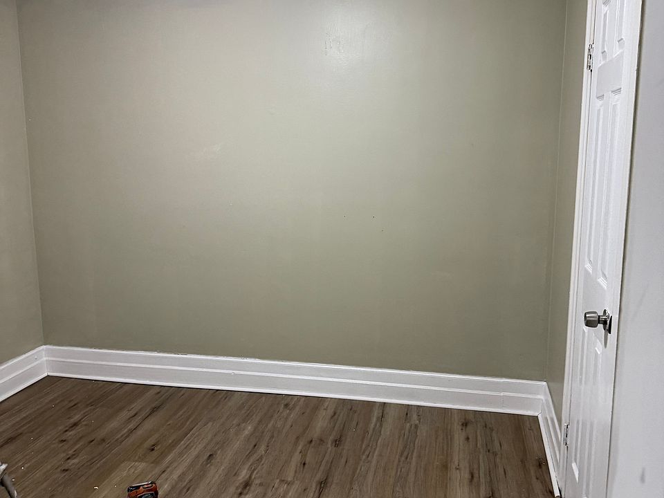 1st image of 2992 Evaline Ave