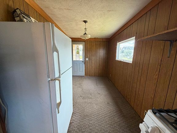 5th image of 7406 N Charles St