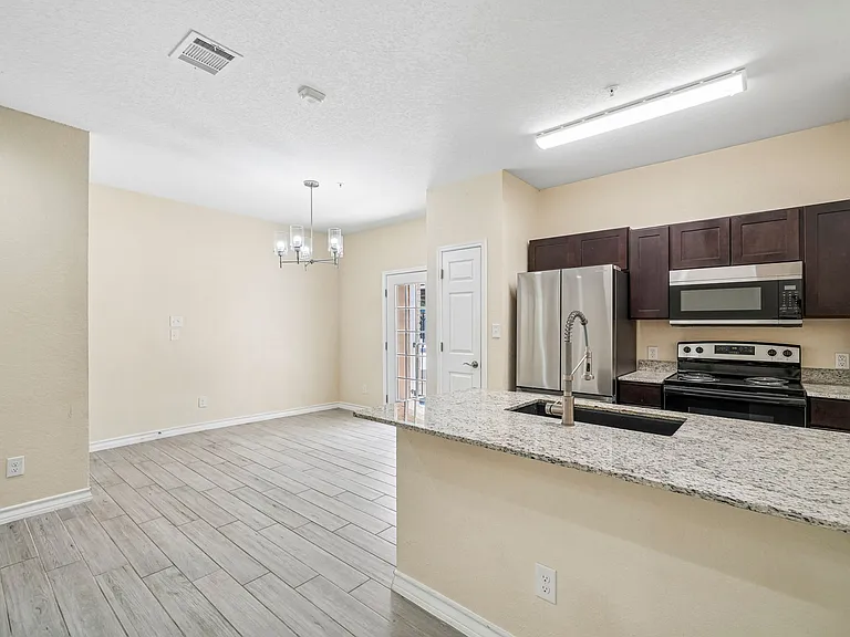 La Marquesa Apartments — Photo 58