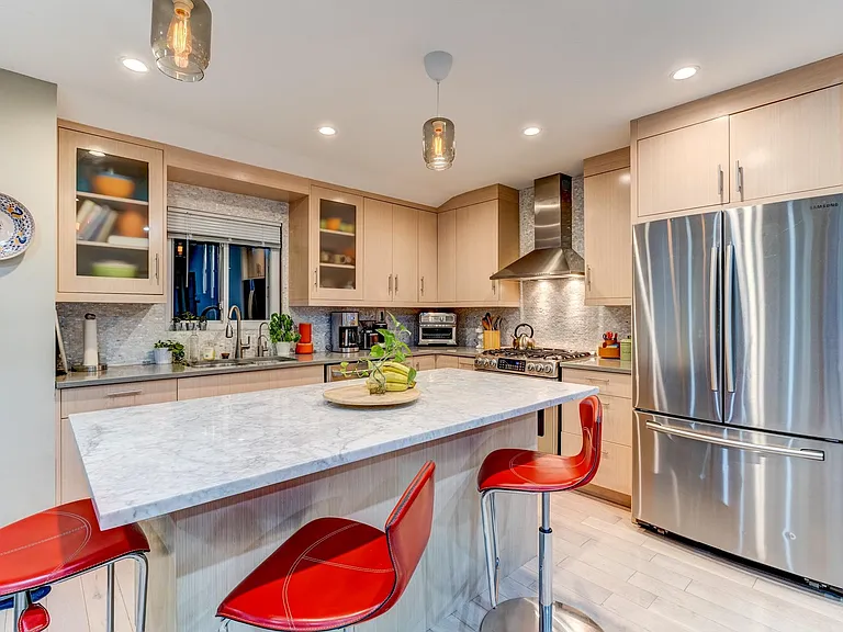 9 Lakeville Ln — Photo 8