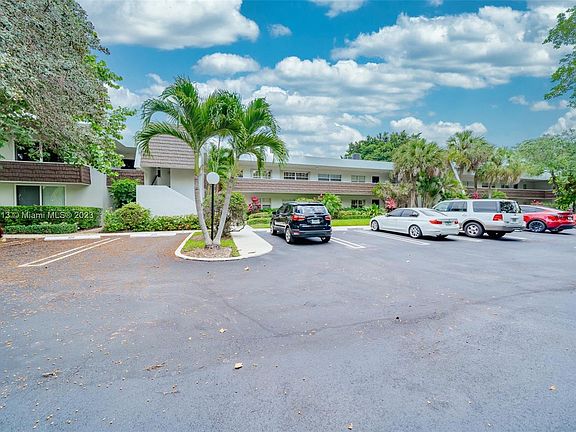 4th image of 4031 N Cypress Dr APT 205