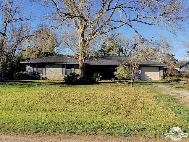 1st image of 221 Louisiana St