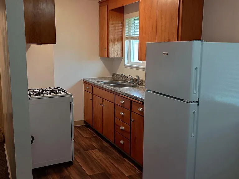 Pacific Village Apartments — Photo 2