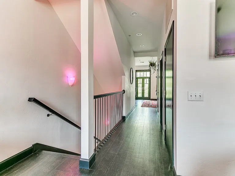 115 NE 3rd St — Photo 57