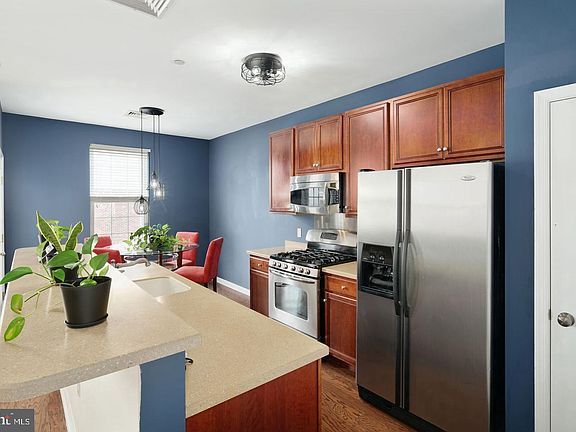 5th image of 3124 W Master St