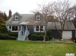 27 S Coleman Rd, Centereach, NY 11720