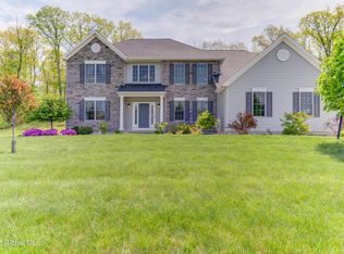 30 Tamarack Ln, Schenectady, NY 12309