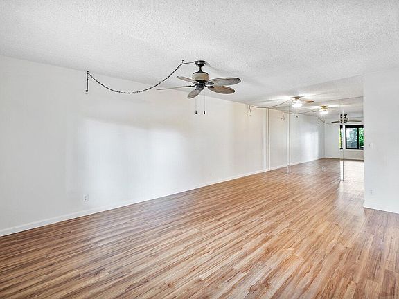 3rd image of 6504 Chasewood Dr #B