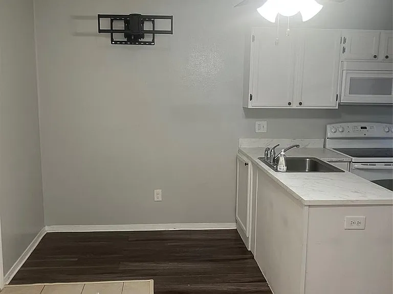 910 S Dawson Way #20 — Photo 8
