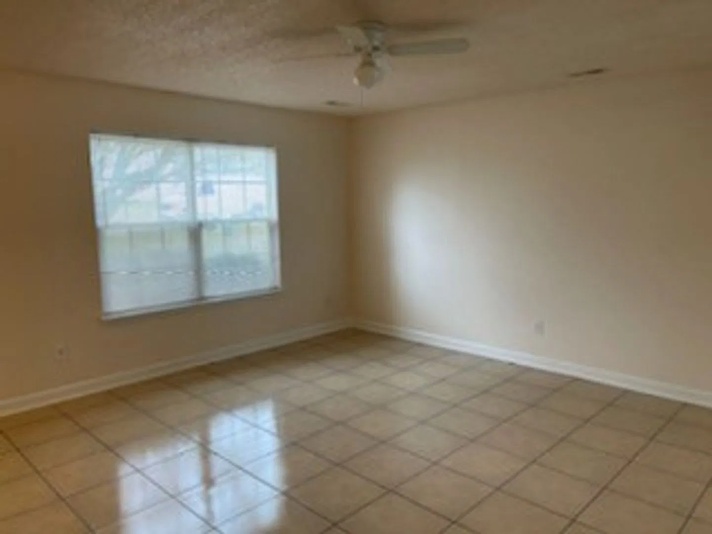 Beautiful 4-Bedroom Home in North Charlotte — Photo 4