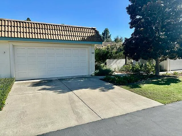 2 bed, 2.0 bath, 1298 sqft, $5,200 — Photo 2