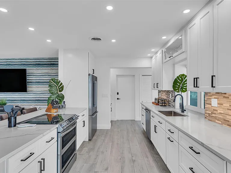 3108 NE 42nd Ct — Photo 31
