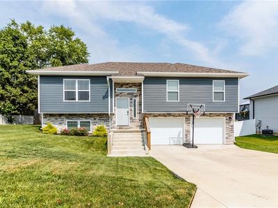 602 Kendrick St, Knob Noster, MO, 65336
