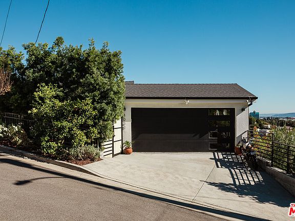 2nd image of 4052 Jennings Dr