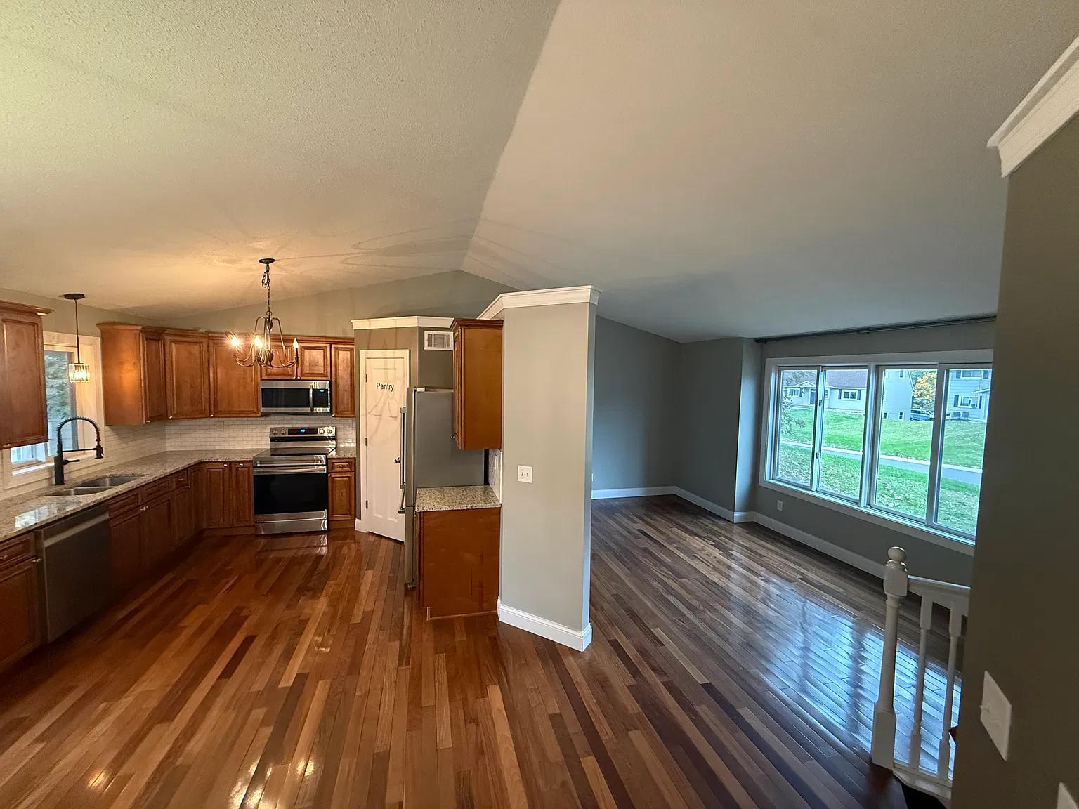 4 bed, 3343 sqft, $3,595 — Photo 4