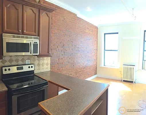 Rented by Your Vanity Realty | media 4