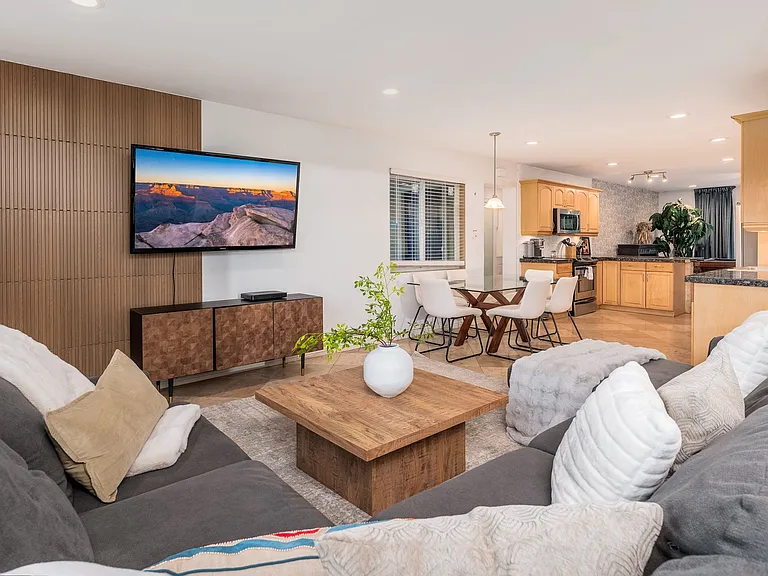 8356 E Avalon Dr — Photo 4