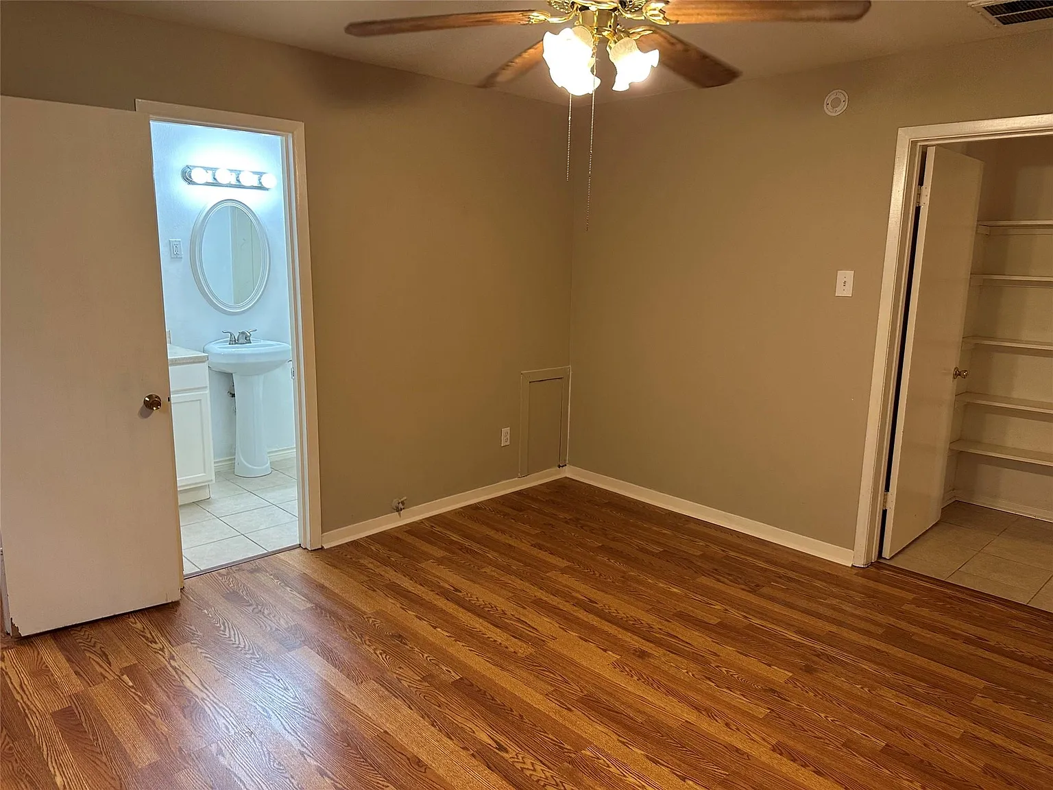 5 bed, 2.0 bath, 1716 sqft, $1,850 — Photo 4