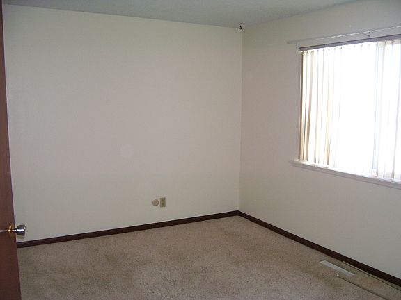 5th image of 620 N 11th Ave