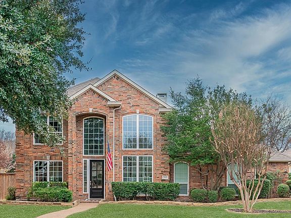 3rd image of 10801 Briar Brook Ln