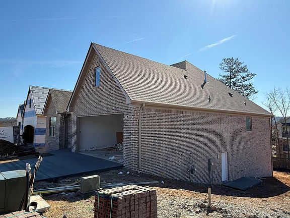 2nd image of 43 Mountain Brook Rd