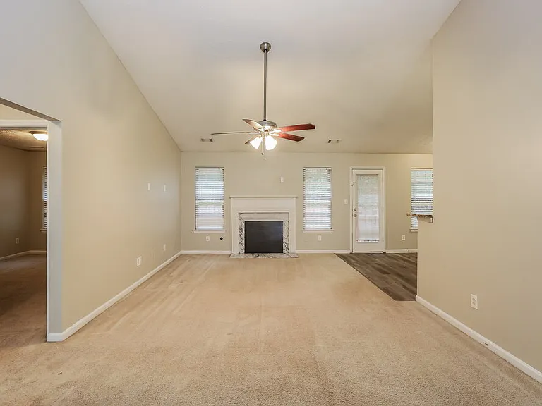 909 Shadow Lakes Dr — Photo 5
