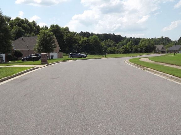 4th image of 899 Trafalgar Dr